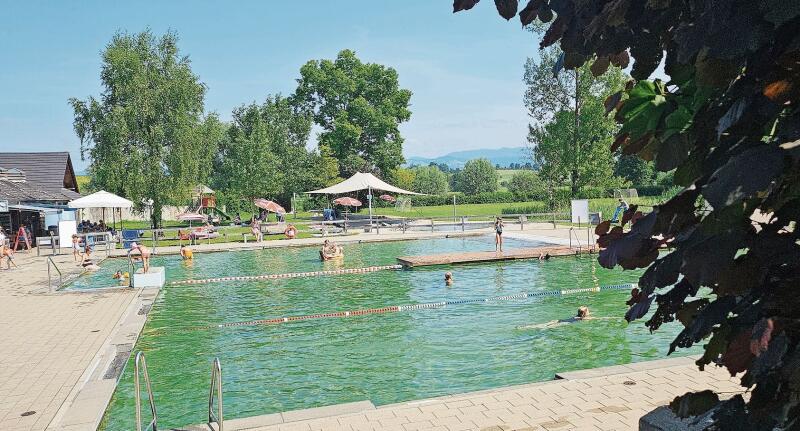 Schliessen, umnutzen oder weiterbetreiben? Der Gemeinderat erlässt nun einen weiteren Aufruf und fordert die Bevölkerung auf, Ideen für das Naturbad einzubringen. (Bild Werner Schneiter)