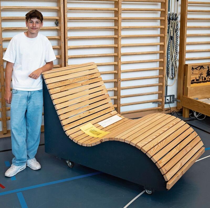 Tim Häusler baute diese Liege aus Holz.