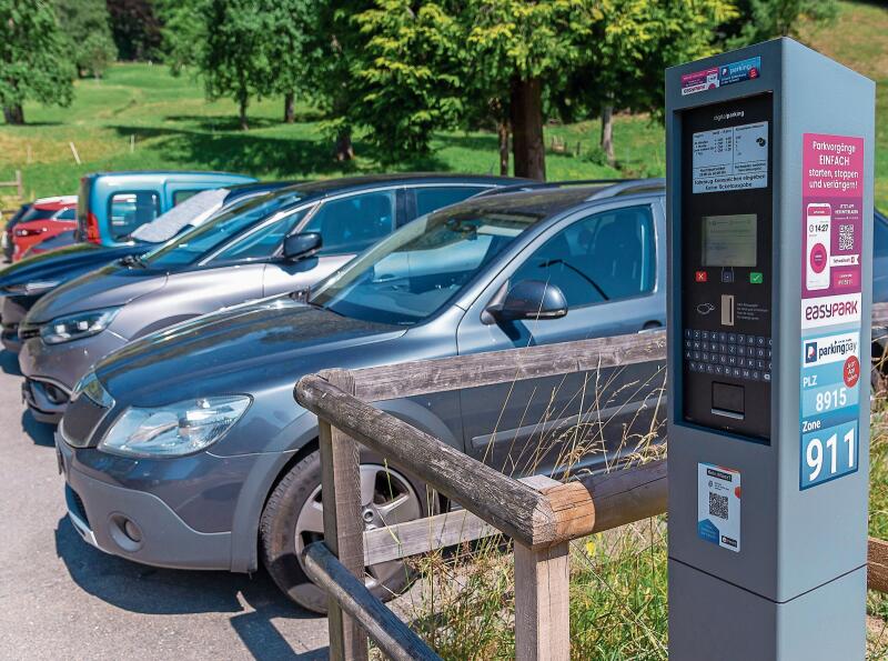 Parkuhr beim Parkplatz Türlen, gegenüber der Badi: Die Zeiten, als man am Türlersee gratis parkieren konnte, sind vorbei.