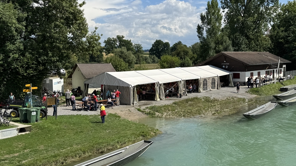 Die Ottenbacher Feier direkt an der Reuss. 