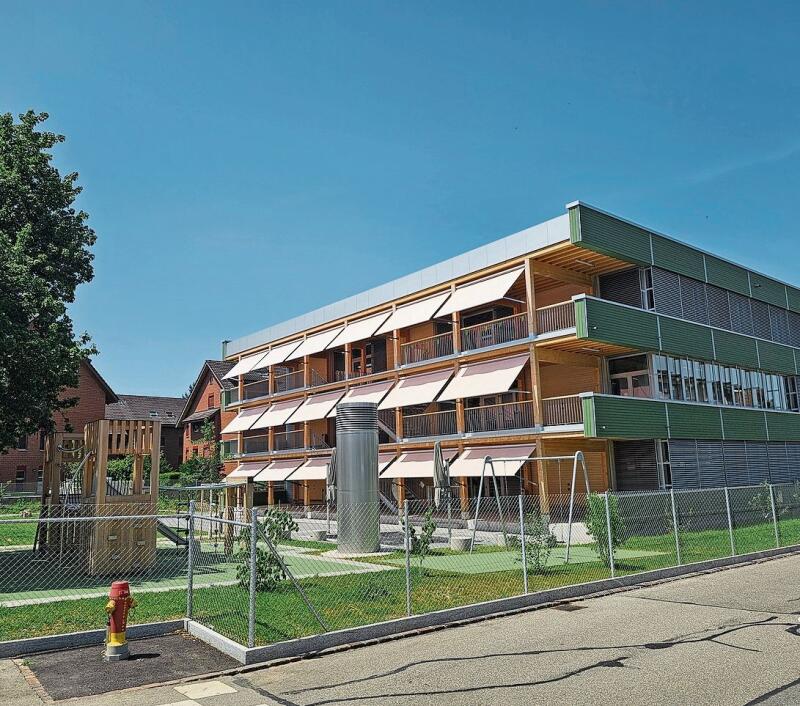 Das neue Bildungsgebäude «Breiten» in Affoltern wird ab dem neuen Schuljahr vollständig genutzt. (Bild Britta Kull)