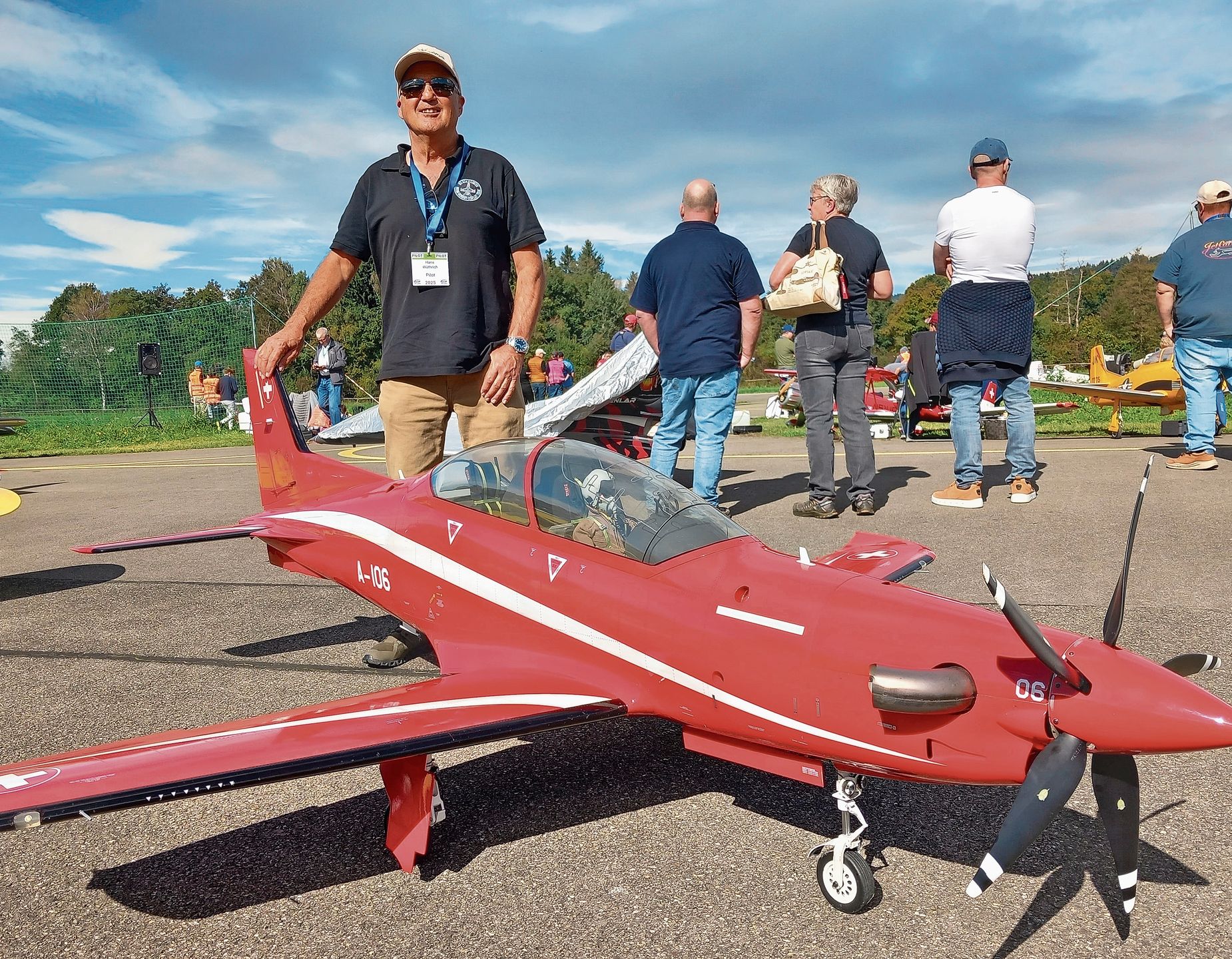 Hans Wüthrich aus Mettmenstetten mit seiner Pilatus PC-21.