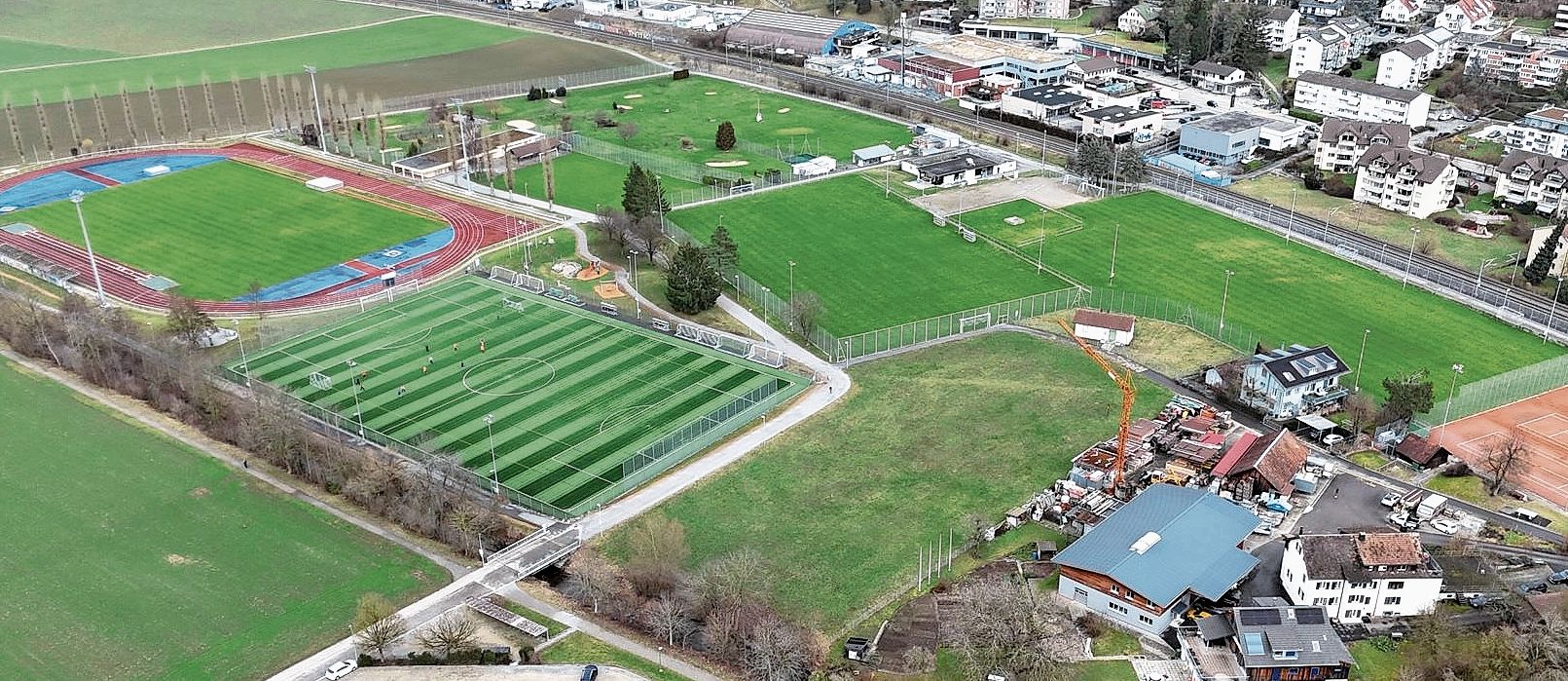 Das Areal «Im Moos» in Affoltern in seinem heutigen Zustand. Aktuell liegt das Projekt aufgrund des Bezirksratsbeschlusses auf Eis. (Bild zvg/Stadt Affoltern) Das Areal «Im Moos» in Affoltern in seinem heutigen Zustand. Aktuell liegt das Projekt aufgrund des Bezirksratsbeschlusses auf Eis. (Bild zvg/Stadt Affoltern)