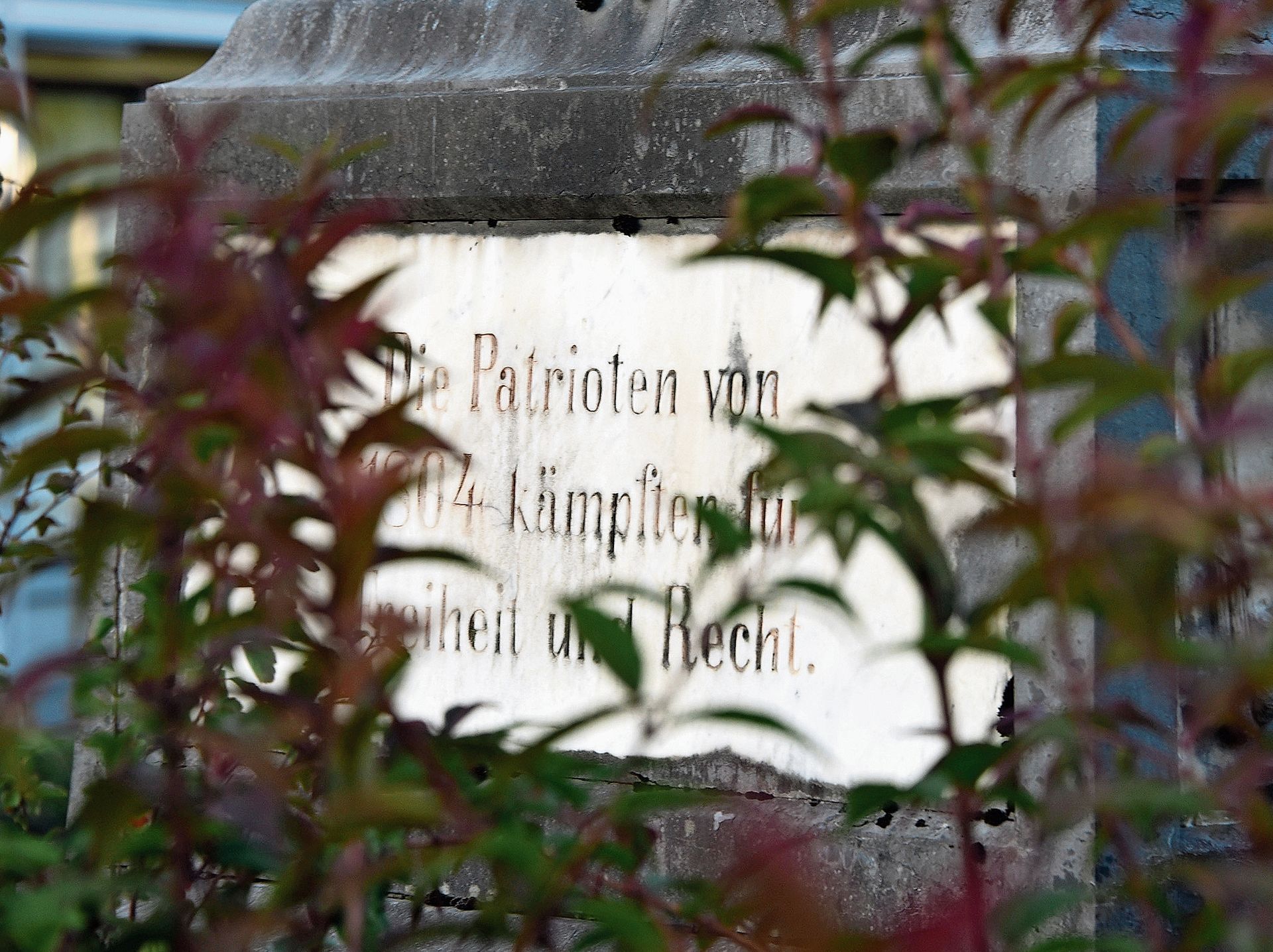 Alles ist eine Frage der Optik. 1804 wurden Willi, Schneebeli, Häberling und Kleinert als Täter hingerichtet, 1875 als Helden geehrt: «Die Patrioten von 1804 kämpften für Freiheit und Recht», lautet eine der vier Inschriften auf dem Denkmal. 