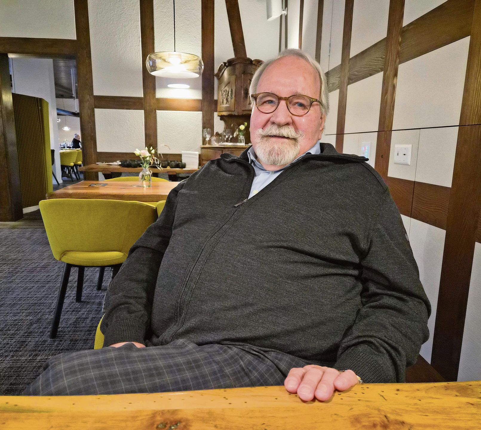 Arthur Ebnöther, langjähriges Behördenmitglied, geniesst den Ruhestand. Aber abgekoppelt hat er sich nicht. (Bild Werner Schneiter) Arthur Ebnöther, langjähriges Behördenmitglied, geniesst den Ruhestand. Aber abgekoppelt hat er sich nicht. (Bild Werner Schneiter)