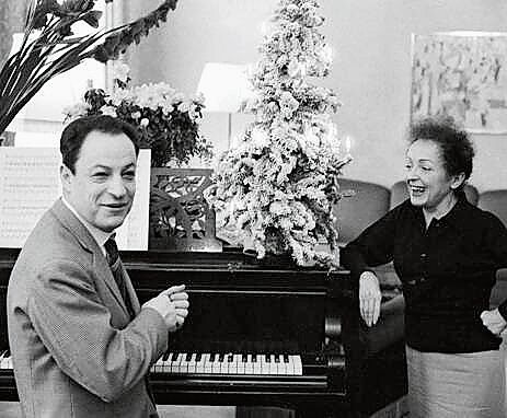 Charles Dumont mit Edith Piaf am Boulevard Lannes, Dezember 1961. (Bilder Association des amis d’Edith Piaf)