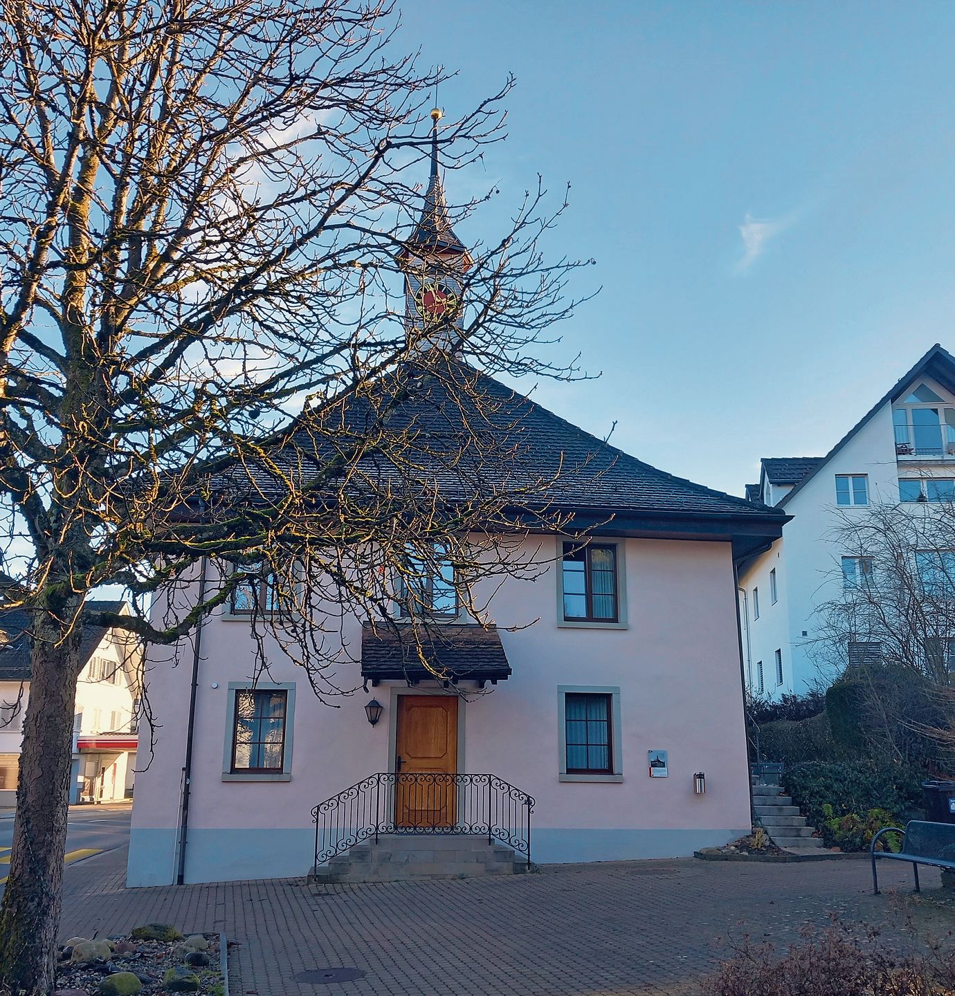 Das Türmlihaus, ein früheres Schulhaus, ist ein identitätsstiftendes Wahrzeichen, das heute für Vereine kostengünstig zu mieten ist.