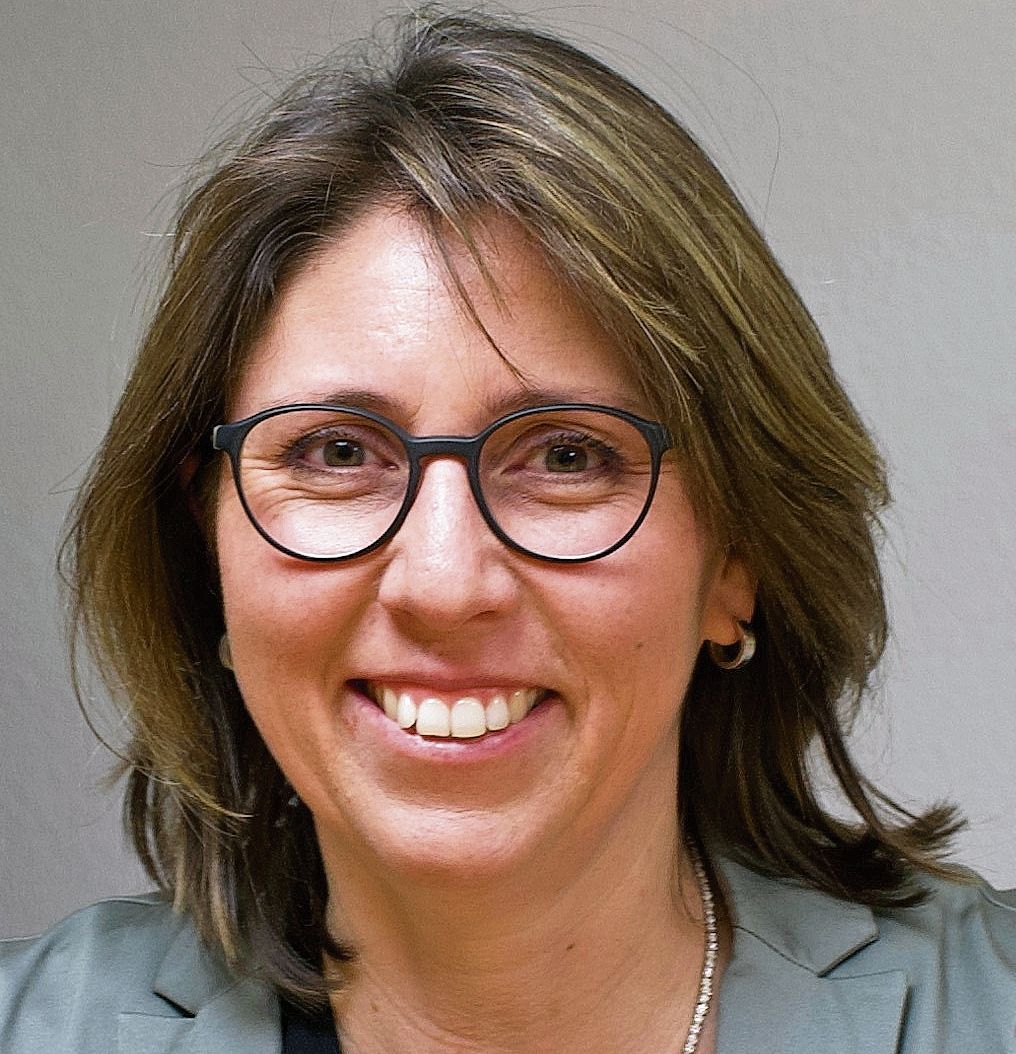 In Ottenbach wird Gemeindepräsidentin Gabriela Noser Fanger von Ernst Diethelm herausgefordert. Beide sind parteilos. (Bilder zvg) In Ottenbach wird Gemeindepräsidentin Gabriela Noser Fanger von Ernst Diethelm herausgefordert. Beide sind parteilos. (Bilder zvg)