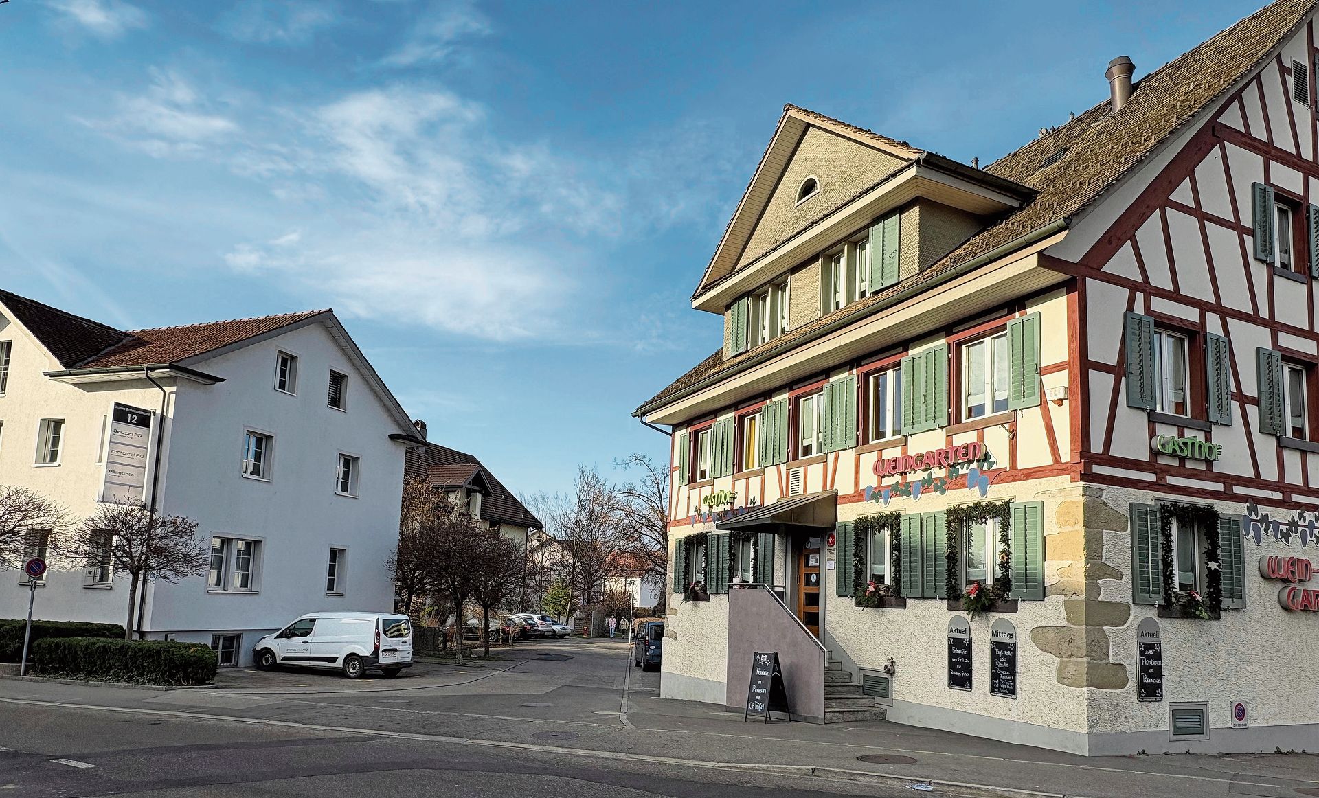 Wo heute Wohnhäuser stehen, prägte einst eine Teigwarenfabrik das Ortsbild. (Bild Angela Bernetta)