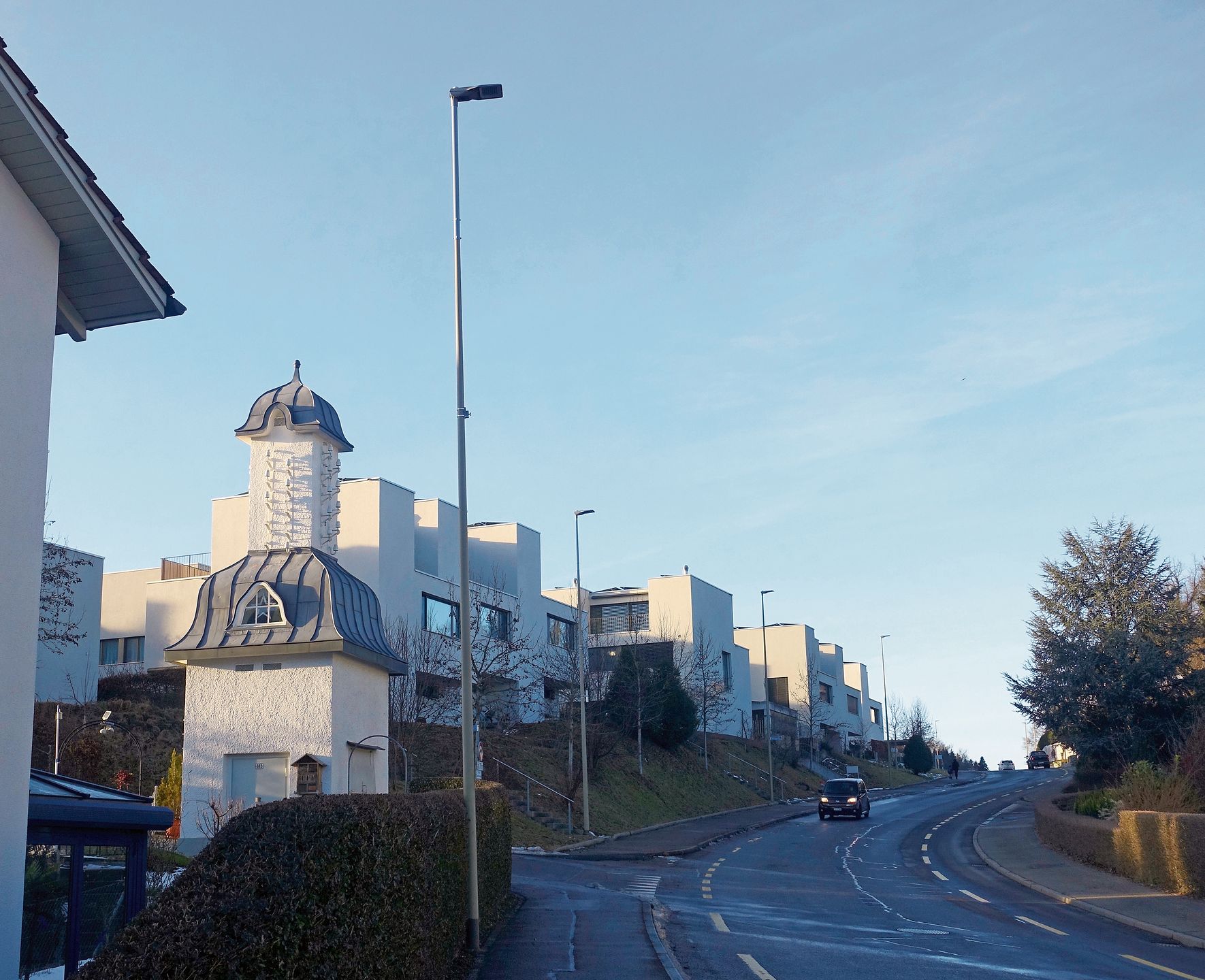 Moderne Architektur in harmonischer Koexistenz mit bewahrter Technikgeschichte an der Uttenbergstrasse.