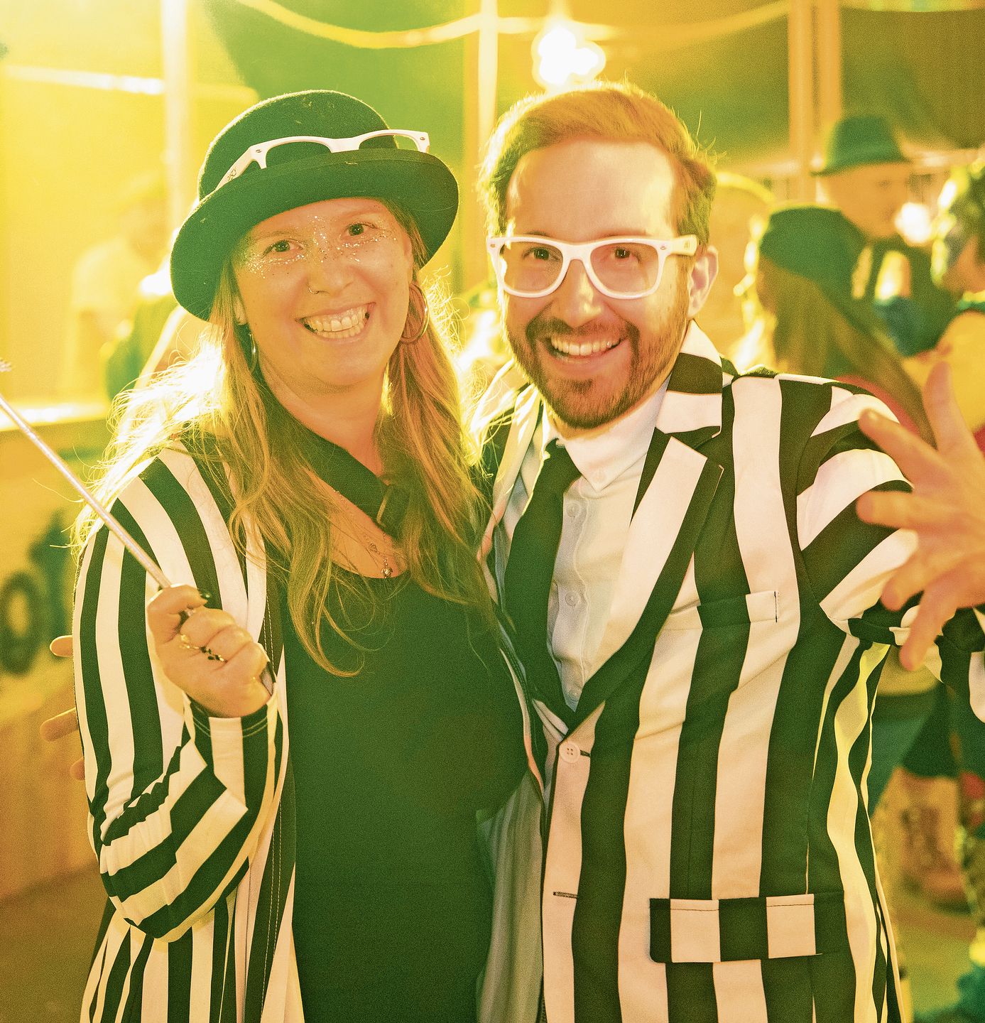 Die Gäste übertrafen sich mit aufwendigen Verkleidungen, und auch die Guggen überraschten mit einzigartigen Gewändern. (Bild zvg) Die Gäste übertrafen sich mit aufwendigen Verkleidungen, und auch die Guggen überraschten mit einzigartigen Gewändern. (Bild zvg)