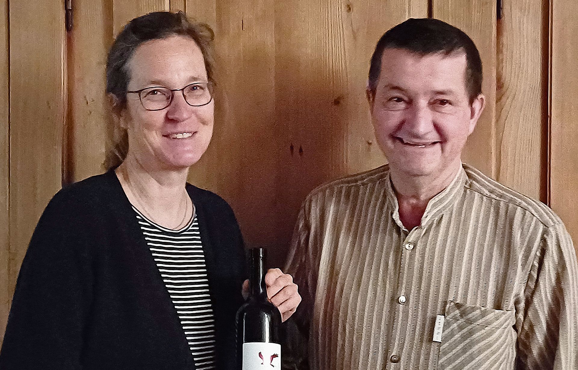 Nicole und Röbi Eberhard in der gemütlichen Stube im Bauernhaus in der Vollenweid. Nicole und Röbi Eberhard in der gemütlichen Stube im Bauernhaus in der Vollenweid.