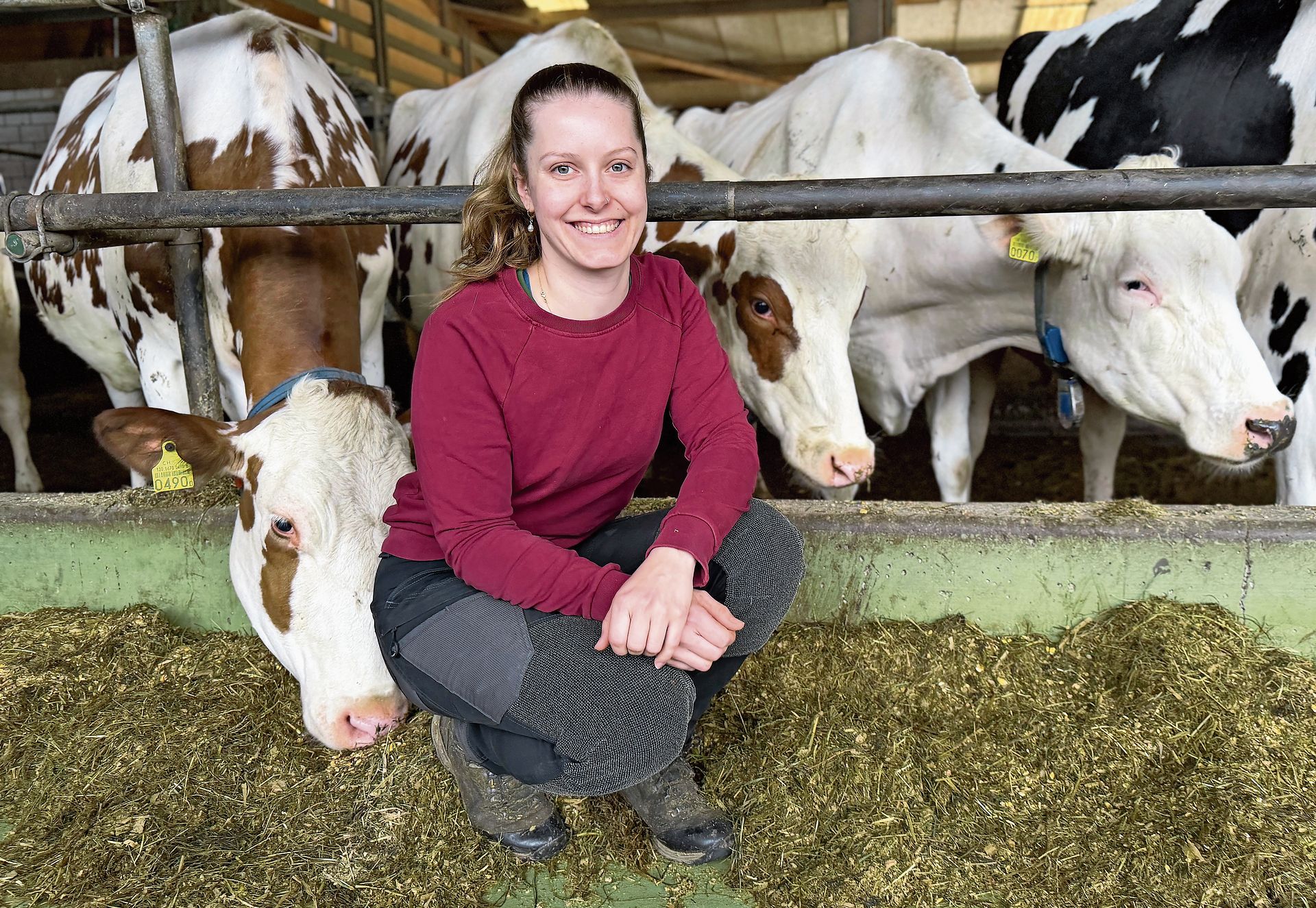 Michaela Baumann bewirtschaftet den Familienbetrieb gemeinsam mit ihrem Vater René in einer sogenannten Generationengemeinschaft. (Bilder Deviprasad Rao) Michaela Baumann bewirtschaftet den Familienbetrieb gemeinsam mit ihrem Vater René in einer sogenannten Generationengemeinschaft. (Bilder Deviprasad Rao)