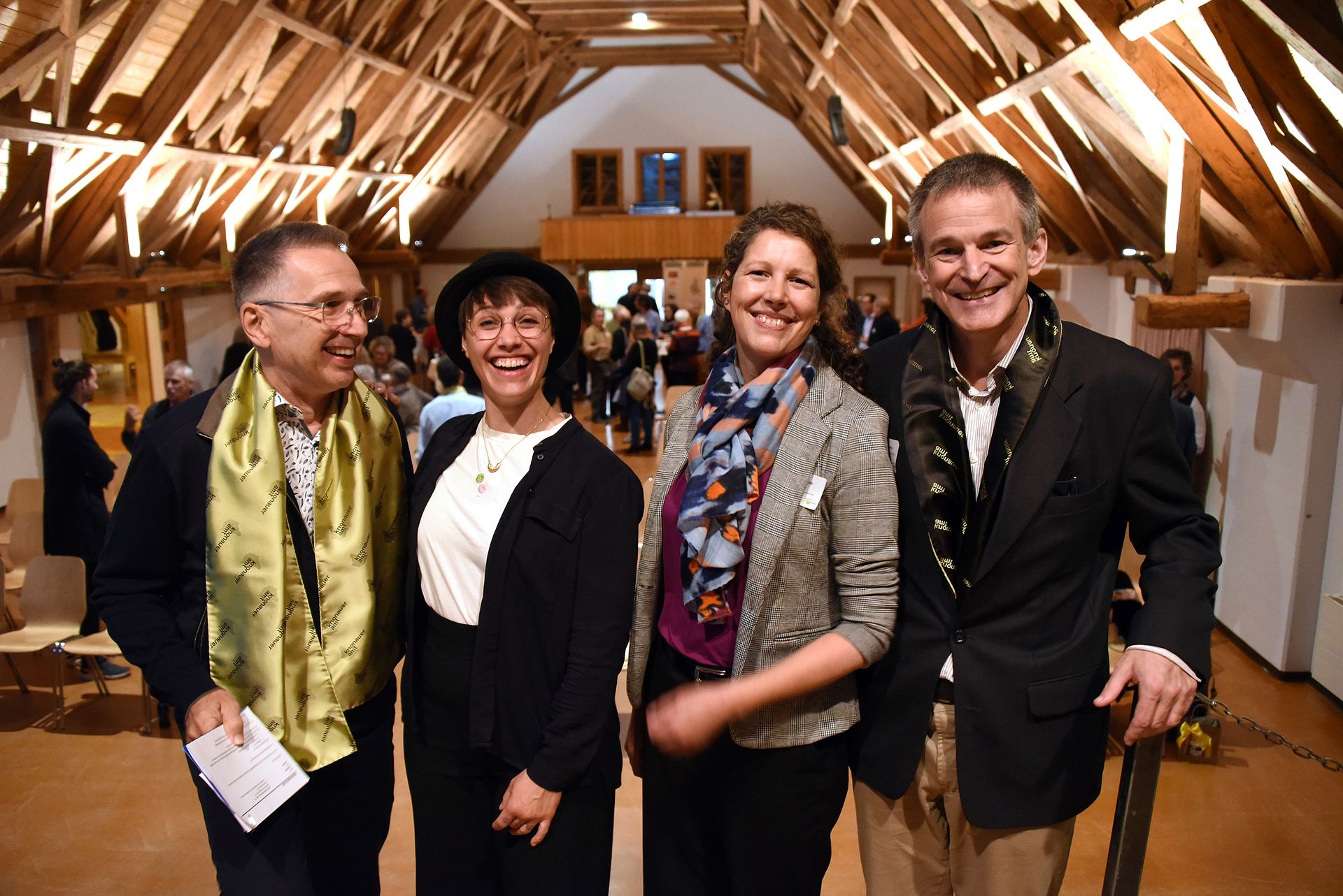 Sie prägten den Frühlingstreff 2026: Marcel Strebel, Präsident der Standortförderung Knonauer Amt und Unternehmer, Rebecca Clopath, Spitzenköchin und Biobäuerin, Isabel Jaisli, Projektleiterin «Region zu Tisch» und Professorin, und Johannes B Sie prägten den Frühlingstreff 2026: Marcel Strebel, Präsident der Standortförderung Knonauer Amt und Unternehmer, Rebecca Clopath, Spitzenköchin und Biobäuerin, Isabel Jaisli, Projektleiterin «Region zu Tisch» und Professorin, und Johannes Bartels, Standortförderer und Nachhaltigkeitsspezialist. (Bilder Bernhard Schneider)