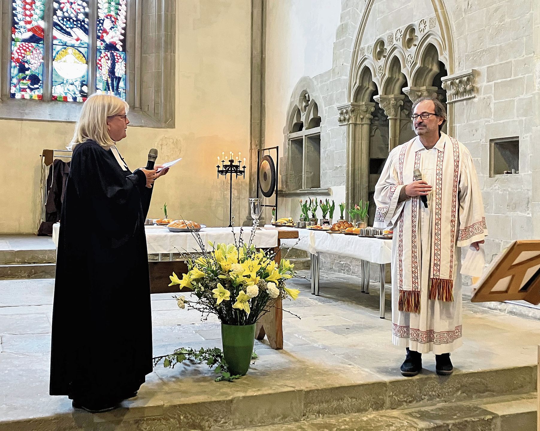 Pfarrerin Anne-Carolin Hopmann und Pfarrer Andreas Nufer hielten eine Dialogpredigt.