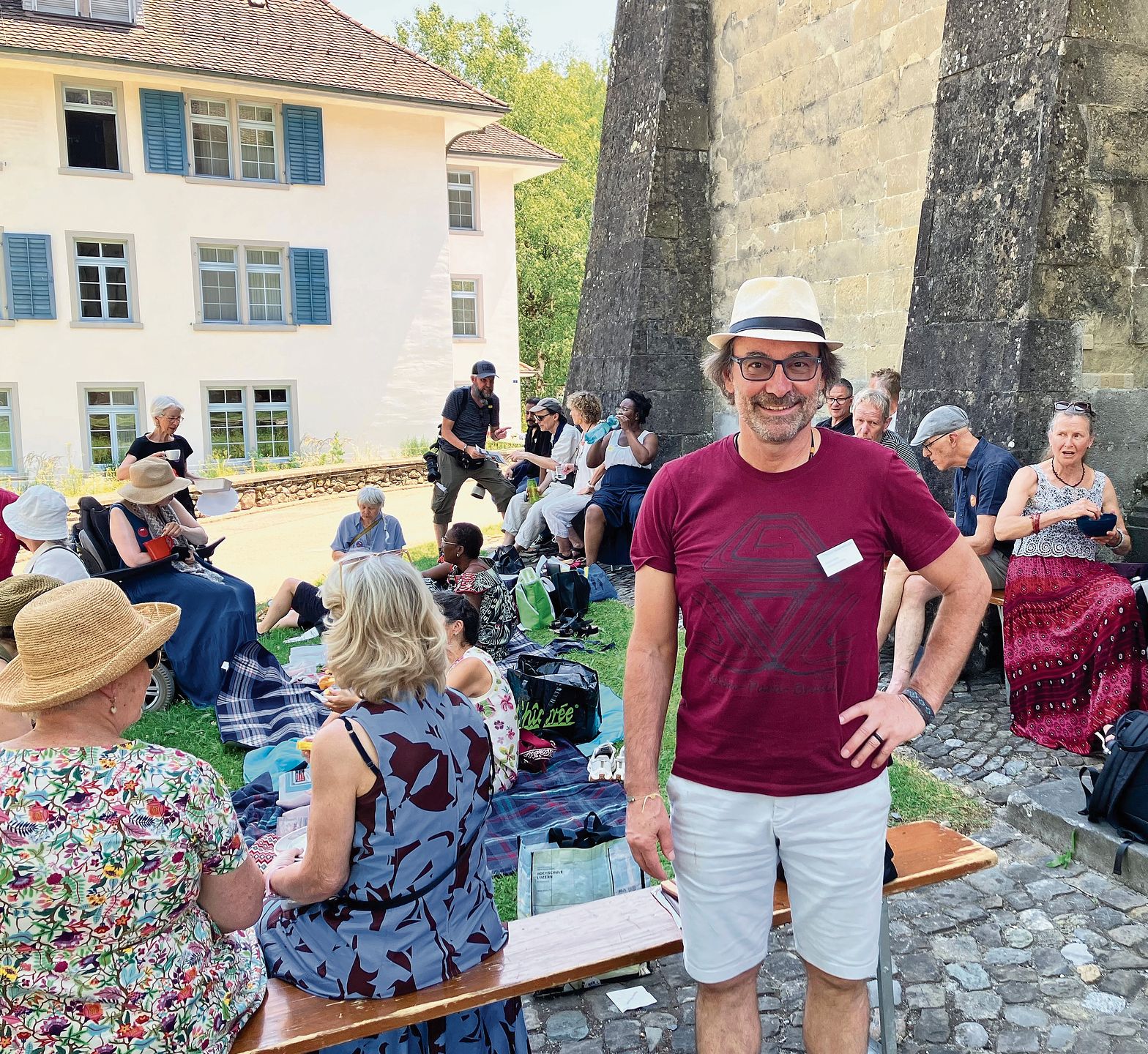 Pfarrer Andreas Nufer freut sich über das rege Treiben auf dem Areal. (Bilder Marianne Voss)