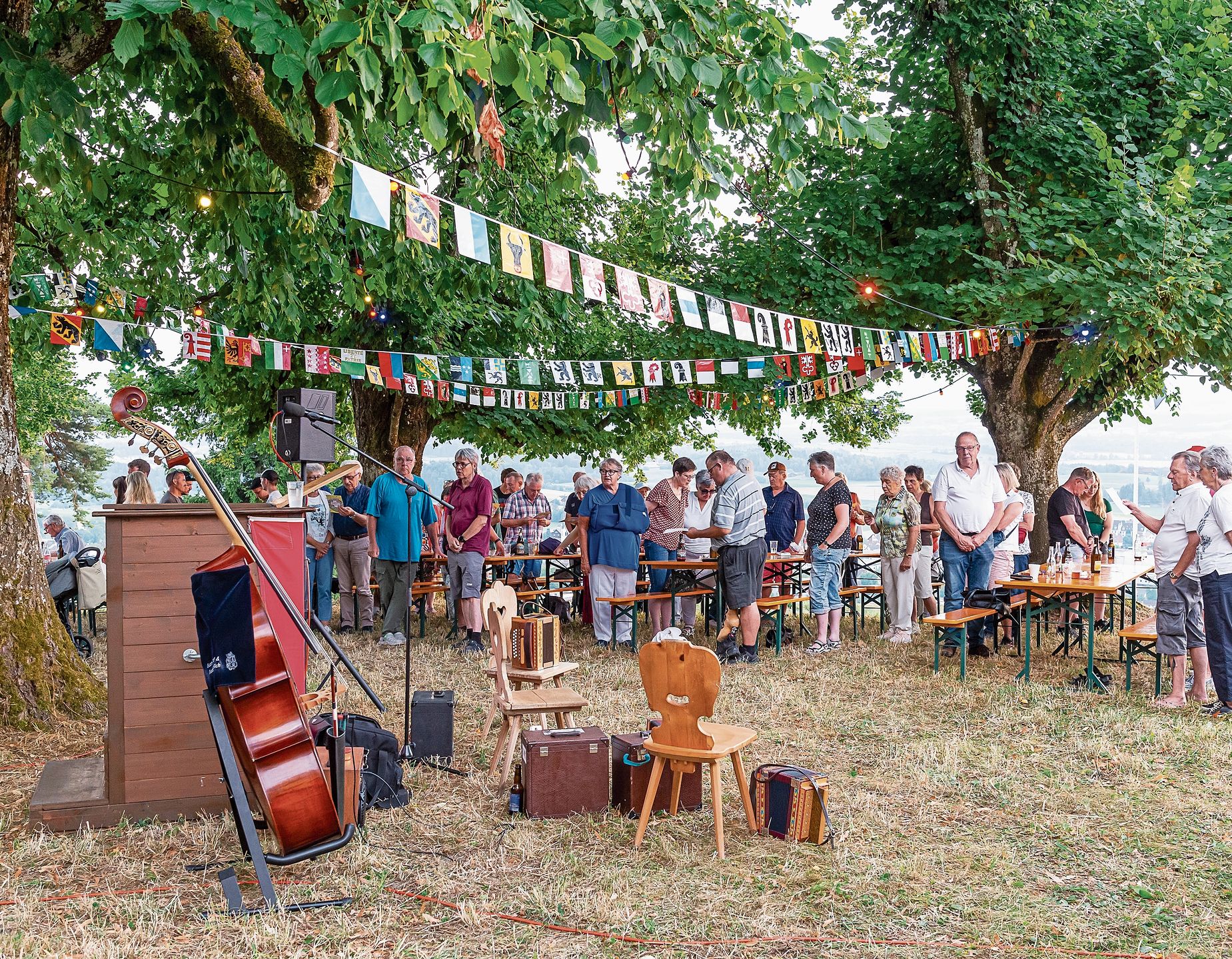 «Der schönste Festplatz im ganzen Kanton»: Das «Paradis» hoch über Mettmenstetten, wo auch dieses Jahr die traditionelle 1.-August-Feier stattfand. Unverzichtbar natürlich auch: das gemeinsame Singen des Schweizerpsalms.