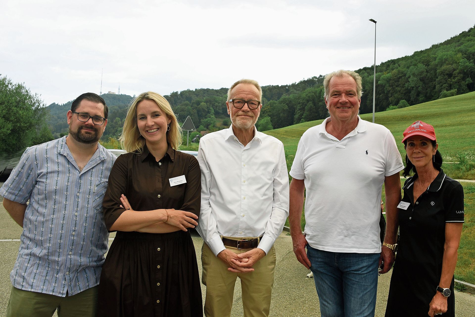 Hans Egloff (Mitte) hielt die Ansprache in Stallikon. Auf dem Bild wird er flankiert von den Gemeinderatsmitgliedern Andreas Zbinden, Eva Kramer, Gemeindepräsident Reto Bernhard und Carmen Müller (von links). Hans Egloff (Mitte) hielt die Ansprache in Stallikon. Auf dem Bild wird er flankiert von den Gemeinderatsmitgliedern Andreas Zbinden, Eva Kramer, Gemeindepräsident Reto Bernhard und Carmen Müller (von links).