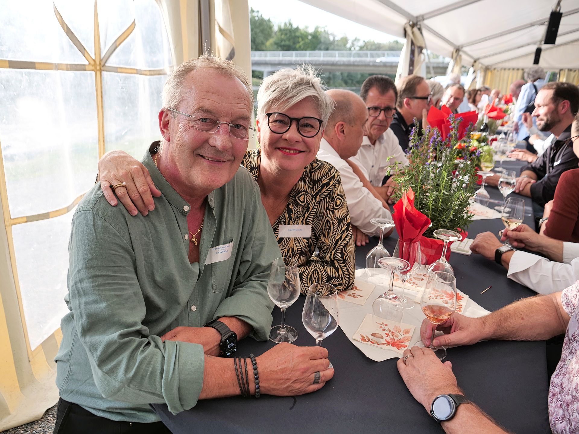 «Anzeiger»-Kolumnist Fredy Bickel und Komikerin Regula Esposito.