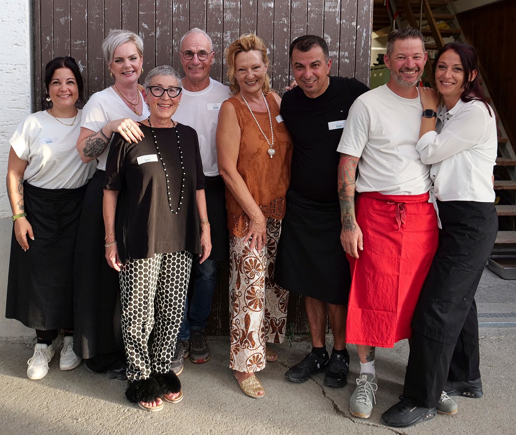 Das Catering-Team mit Organisatorin Susanne Crimi (3. v. r.) und «Anzeiger»-Geschäftsführerin Barbara Roth.