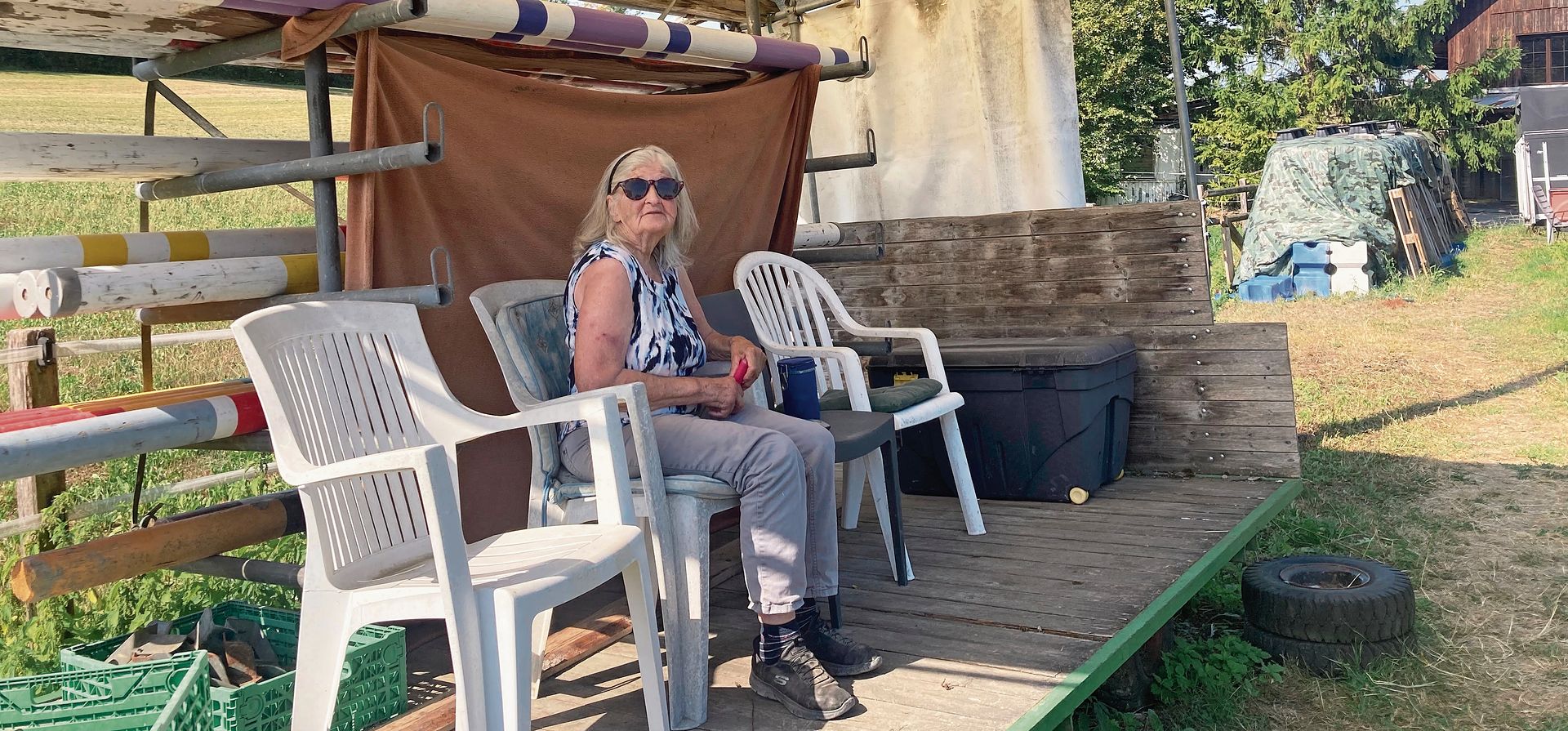 Aus dem Schatten gibt Susanne Schelling ihre Reitstunden. 
