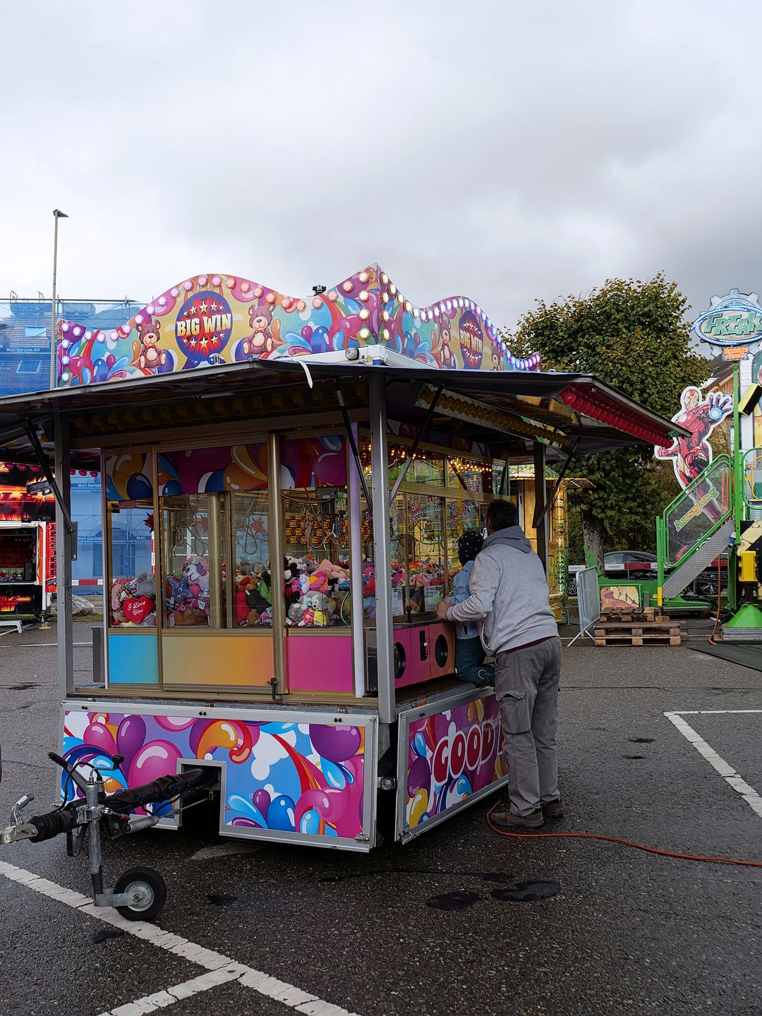 Wer sich beim «Claw Crane»-Automaten gut anstellte ... Wer sich beim «Claw Crane»-Automaten gut anstellte ...
