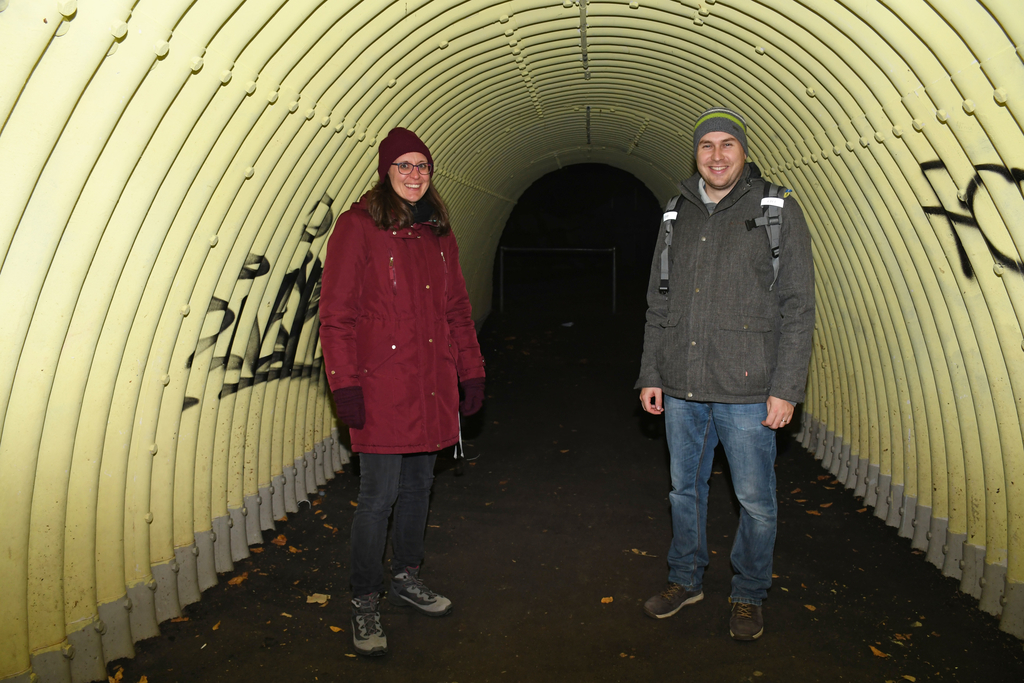 Bettina Gyr, 36, und Philipp Hauri, 32, von der Jugendarbeit Affoltern sind zweimal im Monat unterwegs, um mit Jugendlichen ins Gespräch zu kommen.