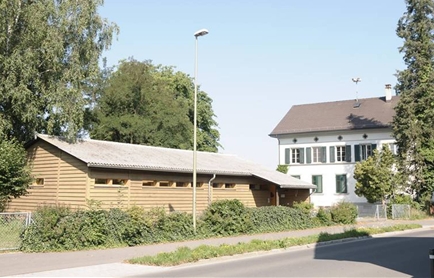 Das Schulgebäude in Ebertswil. (Bilder zvg.)