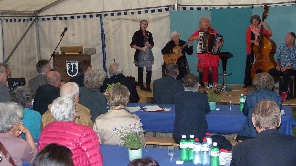 Die Musikgruppe «AmarOn» umrahmte den Abend mit fröhlichen, farbigen Melodien. (Bilder Marianne Voss)