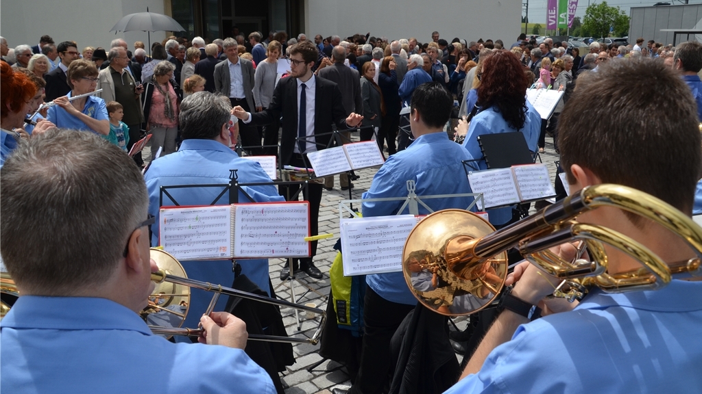 Ständchen nach der Kirche: der Musikverein Bonstetten.
