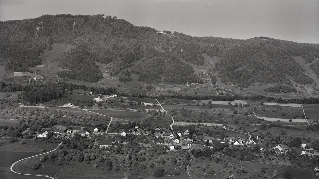 Wettswil war 1954 mit 400 Einwohnern die kleinste Bezirksgemeinde. (Bilder ETH-Bibliothek Zürich)
