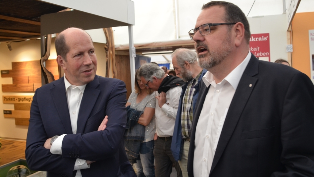 Kantonsrat Olivier Hofmann mit Werner Scherrer, Präsident Zürcher Gewerbeverband.
