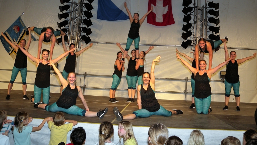 Die Aerobic-Frauen haben mit ihrer Darbietung beeindruckt.
