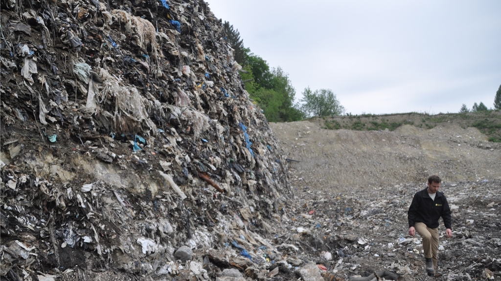 Zum ersten Mal erfolgt der Rückbau einer Hausmülldeponie auf freiwilliger Basis. Zum ersten Mal erfolgt der Rückbau einer Hausmülldeponie auf freiwilliger Basis.