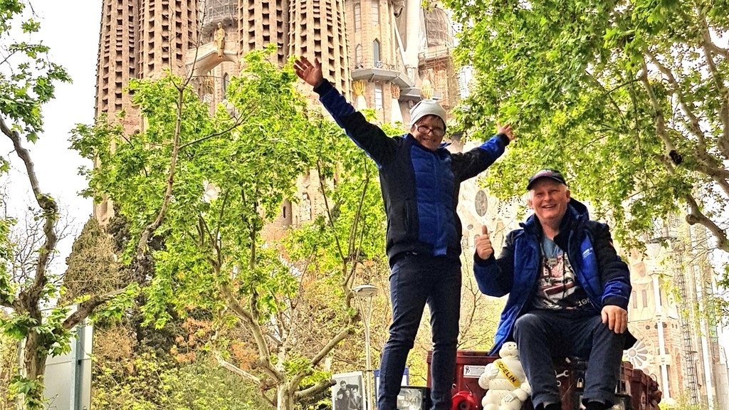 Auch die Sagrada Família in Barcelona war Teil einer Challenge. Sie schaffte es als Hintergrundkulisse aufs Bild. <em>(Bilder Priska und Fredy Schmid)</em>