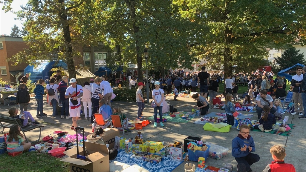 Am Kinderflohmarkt finden Kinder alles, was sie suchen.