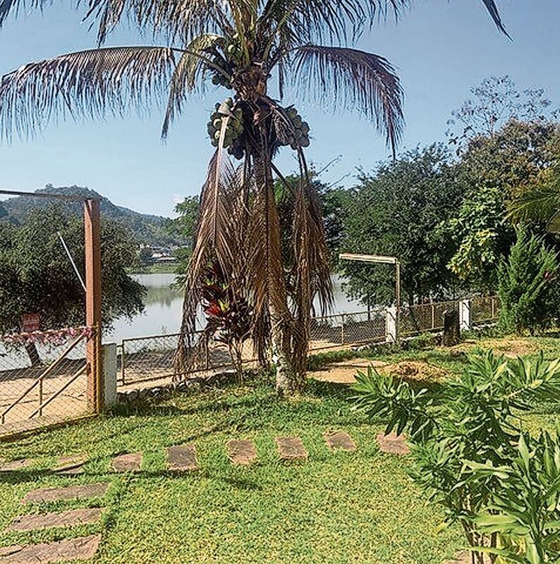 Derzeit wohnen die beiden im Haus von Nongs Schwester, das auch einen Garten hat. Im Oktober soll ihr eigenes, zweistöckiges Haus fertig gebaut sein. (Bilder zvg.)

