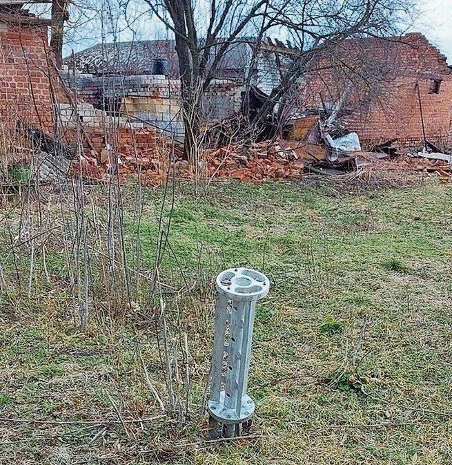 Der Beschuss durch russische Raketen richtete im Zuhause im Dorf Kyinka Schäden an. (Bilder zvg.)
