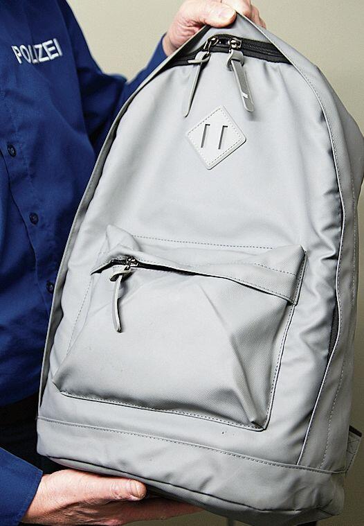 Dieser Rucksack einer griechischen Studentin wartet im Affoltemer Fundbüro auf die Abholung. (Bild kb) Dieser Rucksack einer griechischen Studentin wartet im Affoltemer Fundbüro auf die Abholung. (Bild kb)